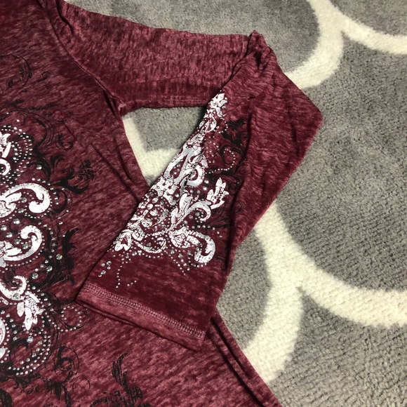 Maurices Shirt Womens Medium Maroon Embellished Burnout Long Sleeve Top - Picture 3 of 10